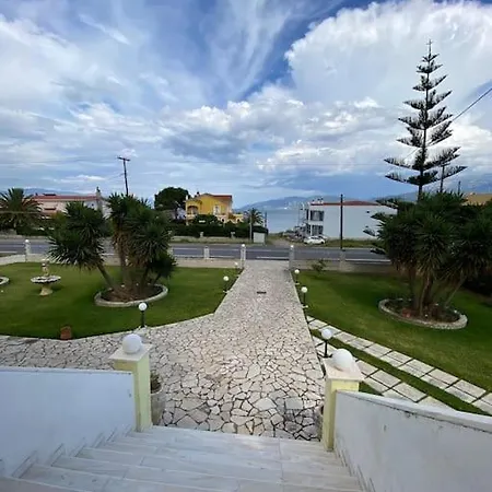 Helen'S Seaside Apartment Nafpaktos Exterior photo