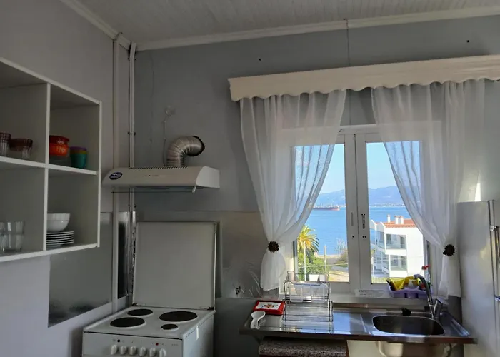 Helen\'S Seaside Apartment