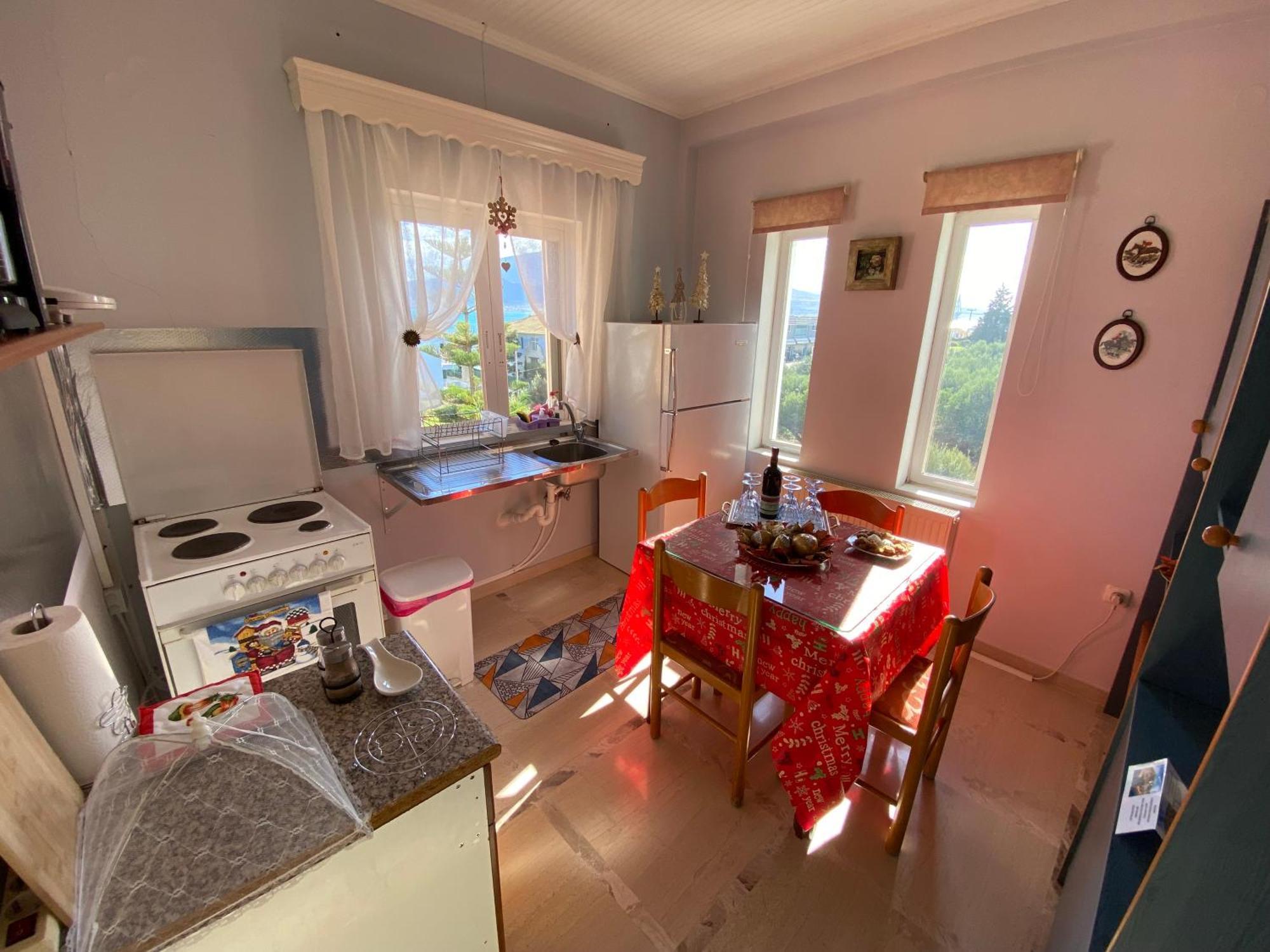 Helen's Seaside Apartment